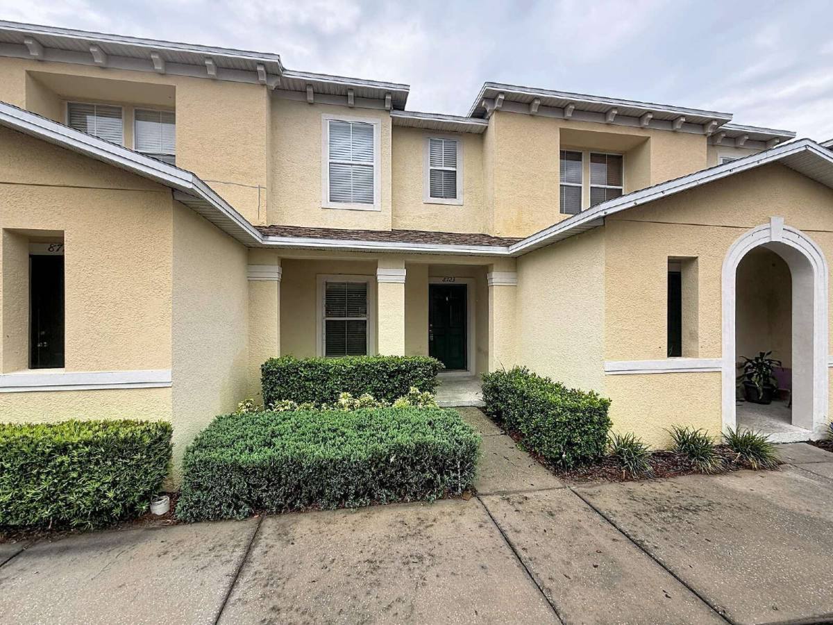 Townhouse for rent at 8723 Sheldon Creek Blvd, Tampa, FL 33615