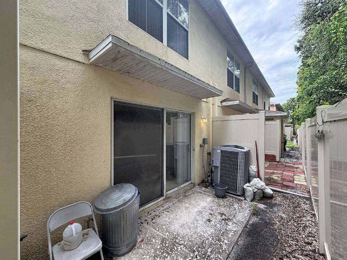 Townhouse for rent at 8723 Sheldon Creek Blvd, Tampa, FL 33615