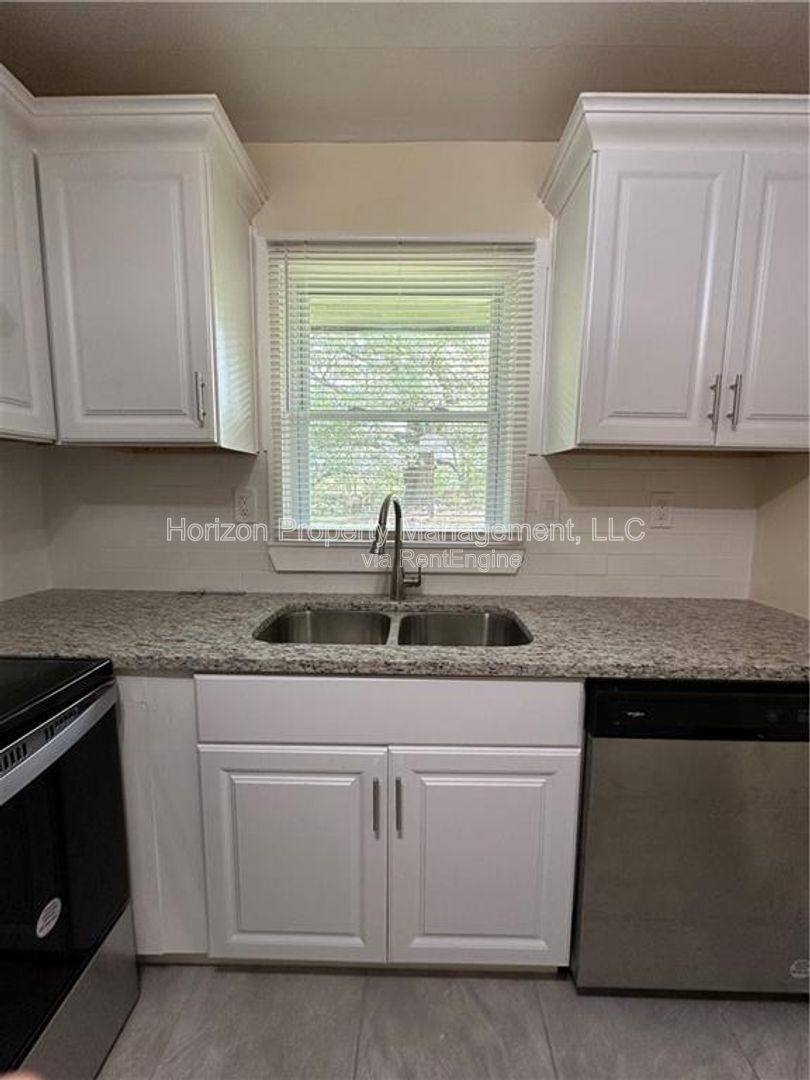 House for rent at 6057 Dodgen Rd SW, Mableton, GA 30126