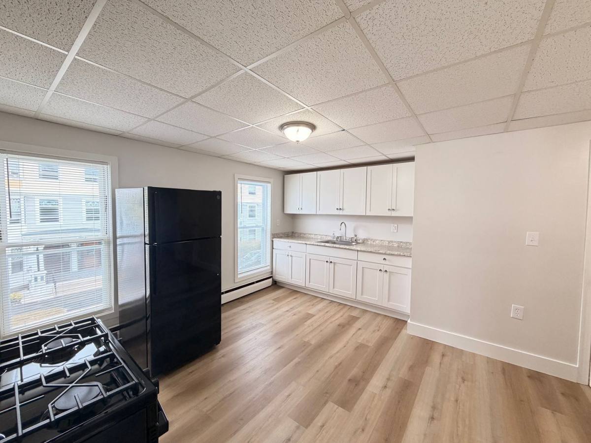 Apartment for rent at 659 Chestnut St #2, Manchester, NH 03104