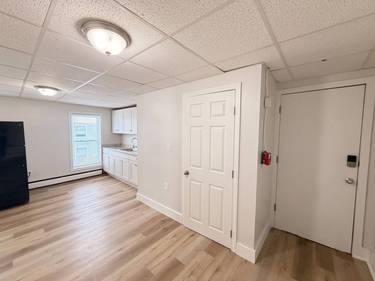 Apartment for rent at 659 Chestnut St #2, Manchester, NH 03104