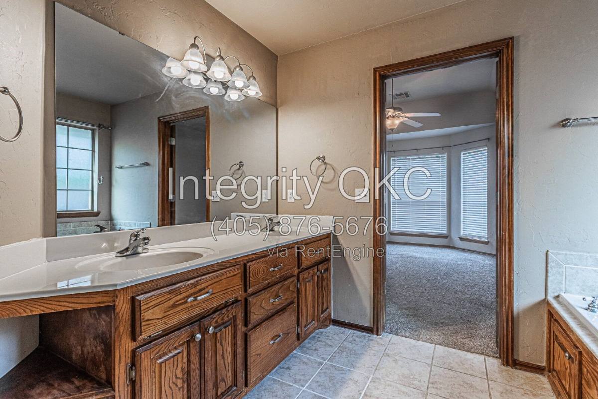 House for rent at 2621 Jefferson Dr, Oklahoma City, OK 73160