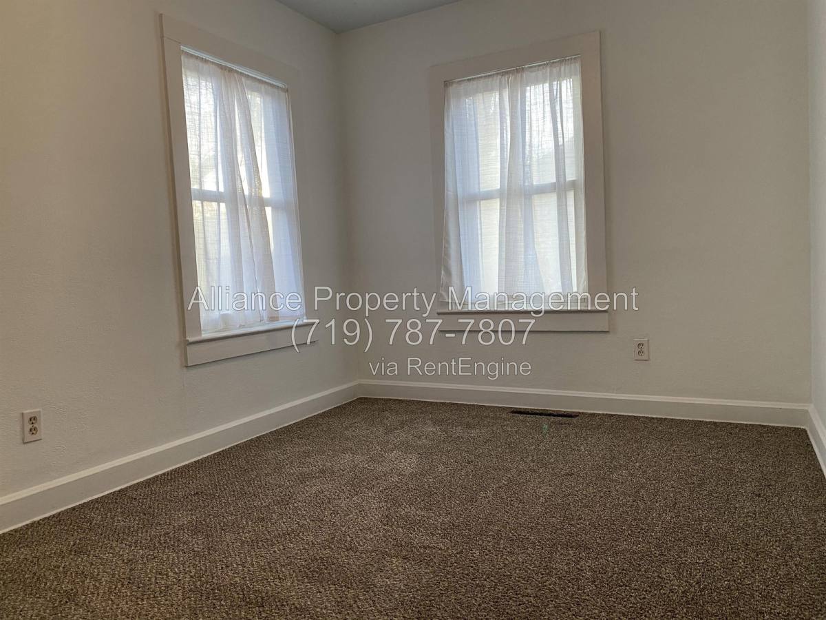 House for rent at 917 E Uintah St, Colorado Springs, CO 80903
