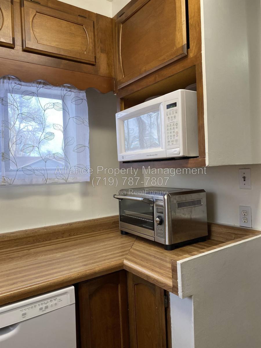 House for rent at 917 E Uintah St, Colorado Springs, CO 80903
