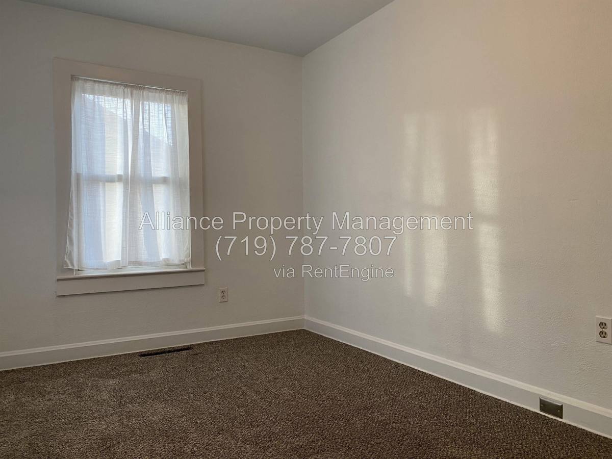 House for rent at 917 E Uintah St, Colorado Springs, CO 80903
