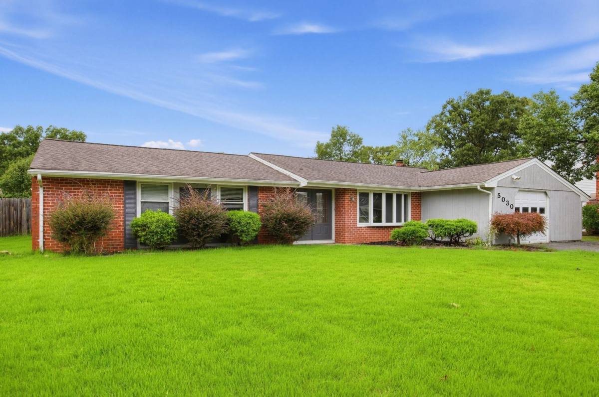 Apartment for rent at 5030 Nicholas Rd, Waldorf, MD 20601