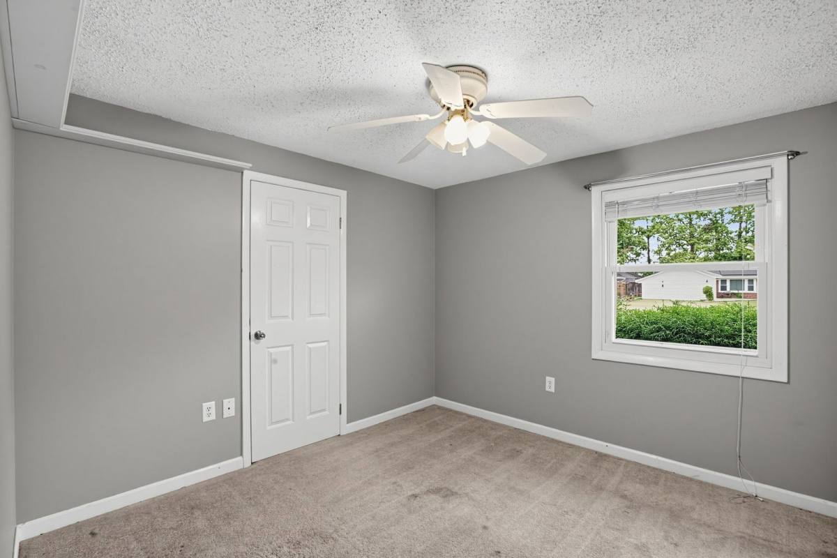 Apartment for rent at 5030 Nicholas Rd, Waldorf, MD 20601
