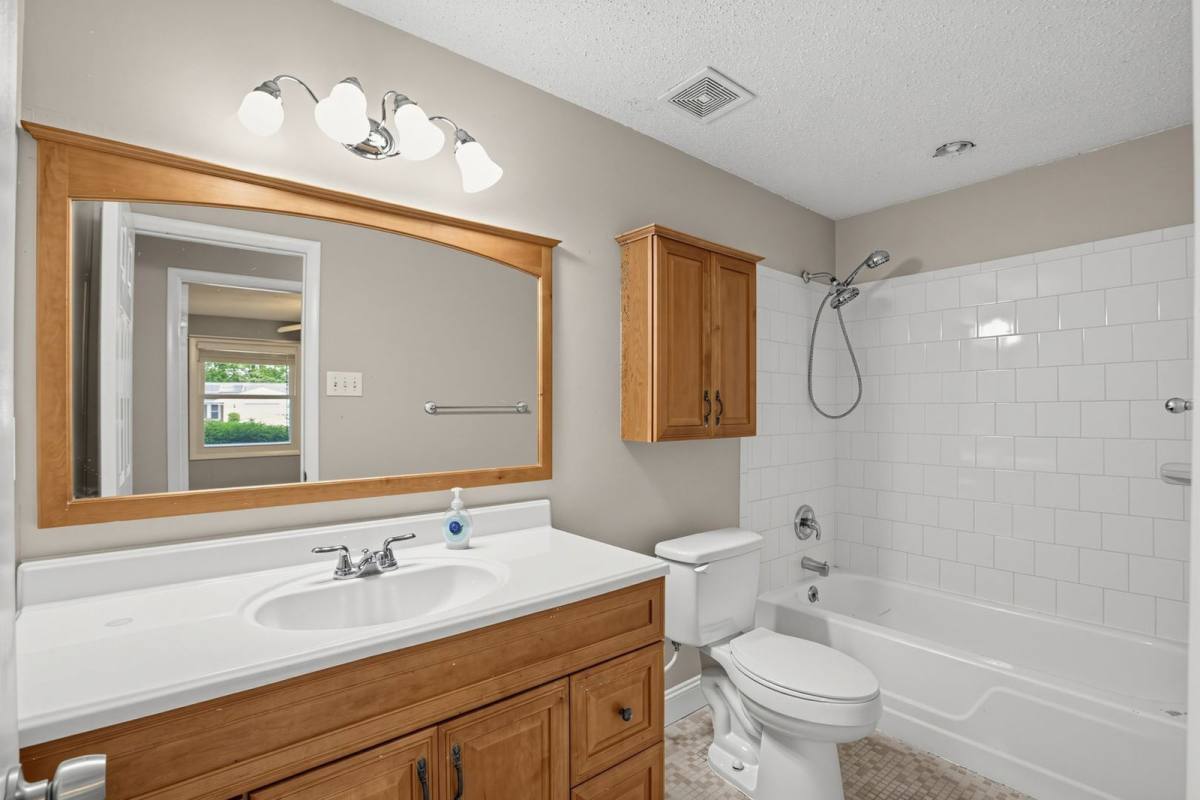 Apartment for rent at 5030 Nicholas Rd, Waldorf, MD 20601