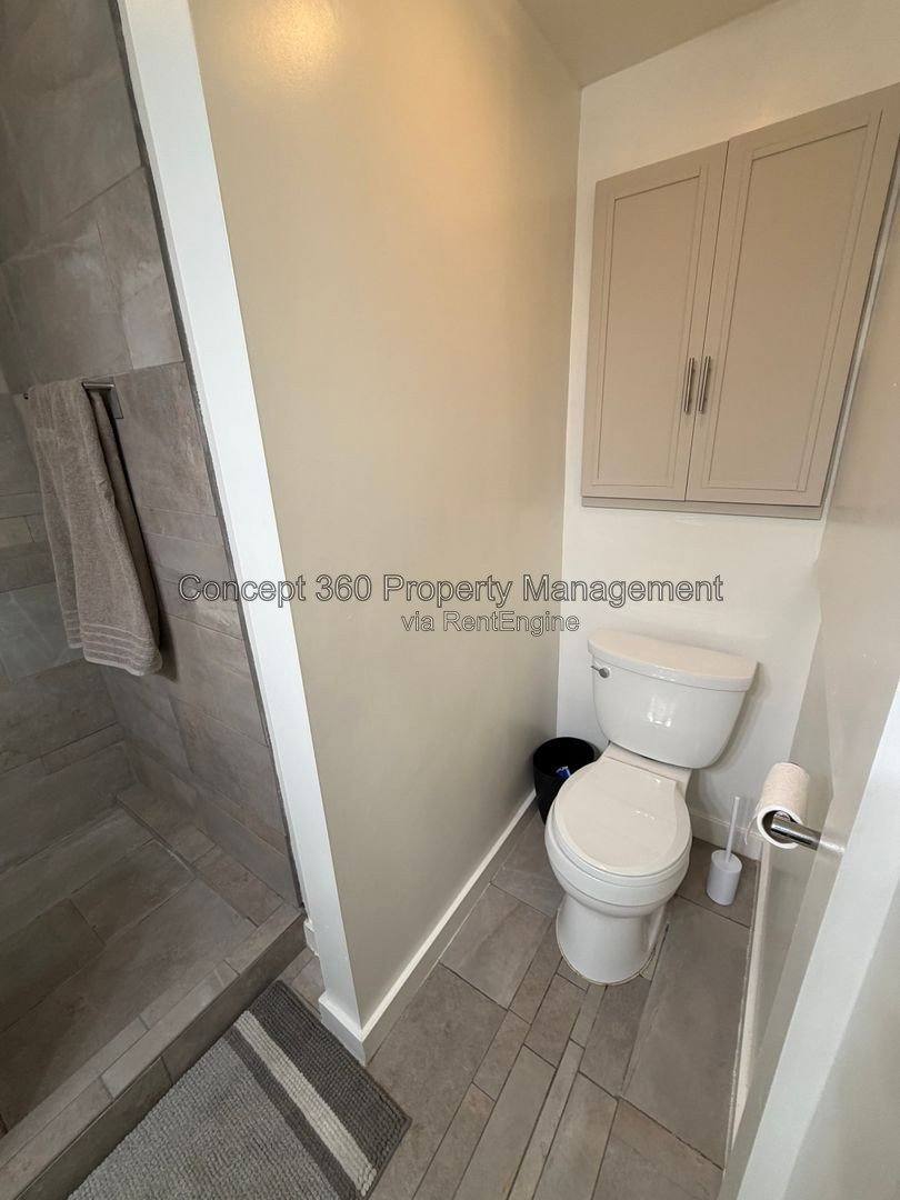 House for rent at 7129 E Peabody St, Long Beach, CA 90808