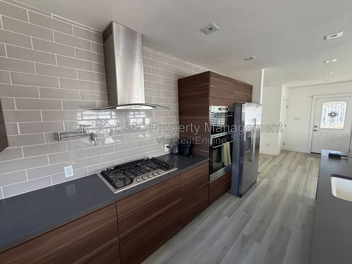 House for rent at 7129 E Peabody St, Long Beach, CA 90808