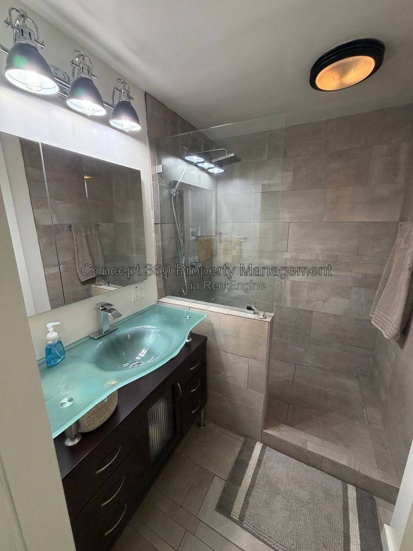 House for rent at 7129 E Peabody St, Long Beach, CA 90808