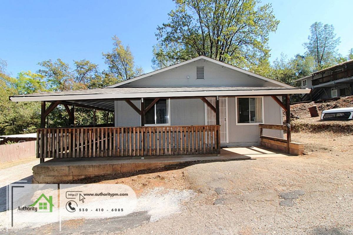 House for rent at 4071 Vallecito St, Shasta Lake, CA 96019