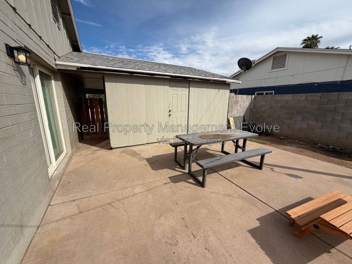 House for rent at 2518 N 58th Dr, Phoenix, AZ 85035