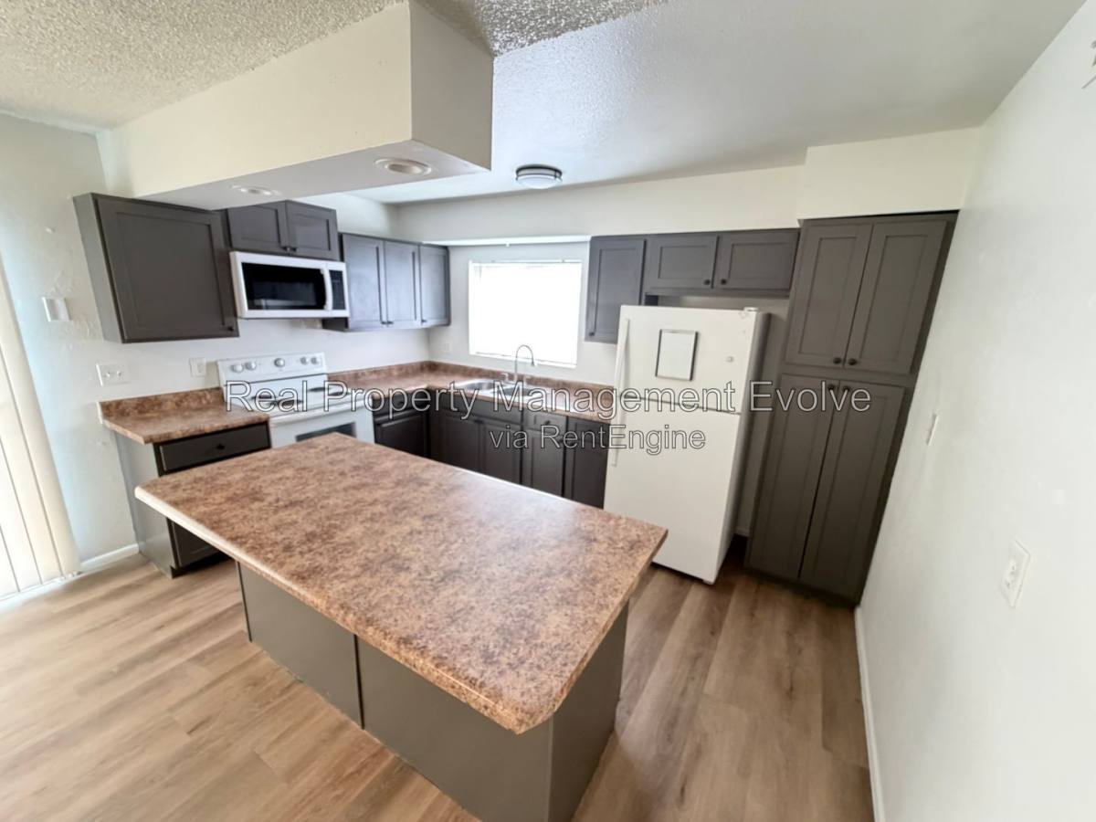 House for rent at 2518 N 58th Dr, Phoenix, AZ 85035