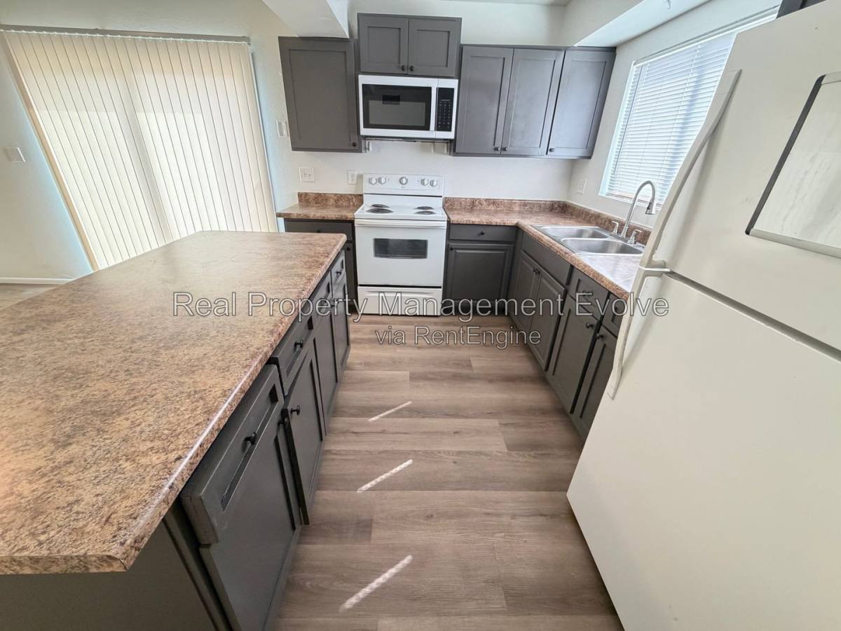 House for rent at 2518 N 58th Dr, Phoenix, AZ 85035