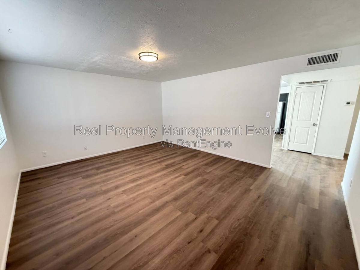 House for rent at 2518 N 58th Dr, Phoenix, AZ 85035