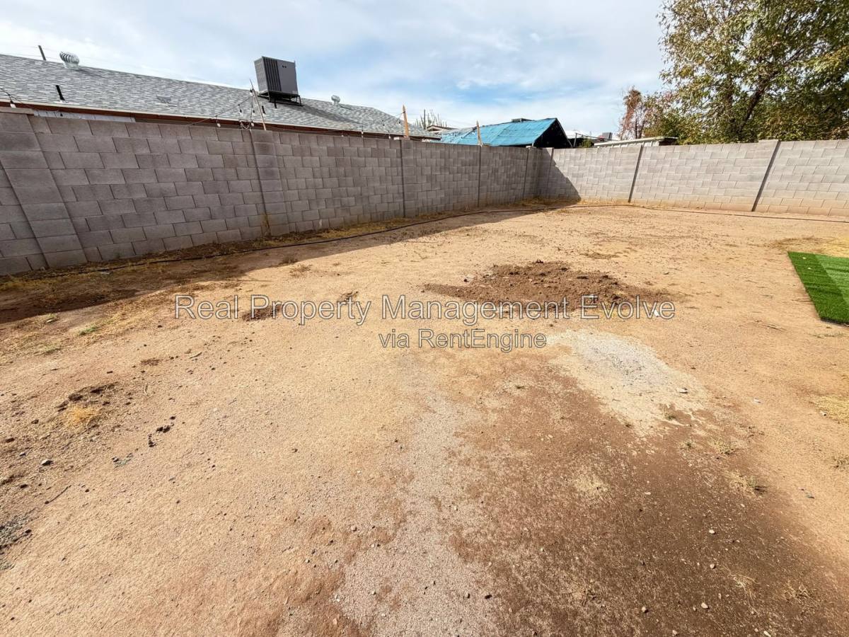 House for rent at 2518 N 58th Dr, Phoenix, AZ 85035