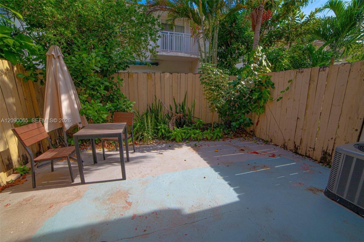 2050 NE 140th St #21, North Miami, FL 33181 - Townhouse for Rent - Image 10