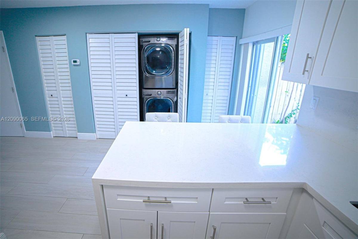 2050 NE 140th St #21, North Miami, FL 33181 - Townhouse for Rent - Image 9
