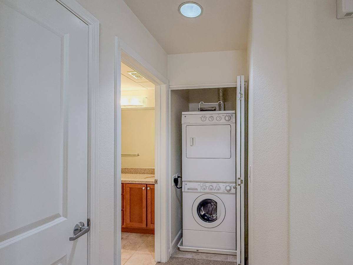 Apartment for rent at 423 7th St #402, Oakland, CA 94607