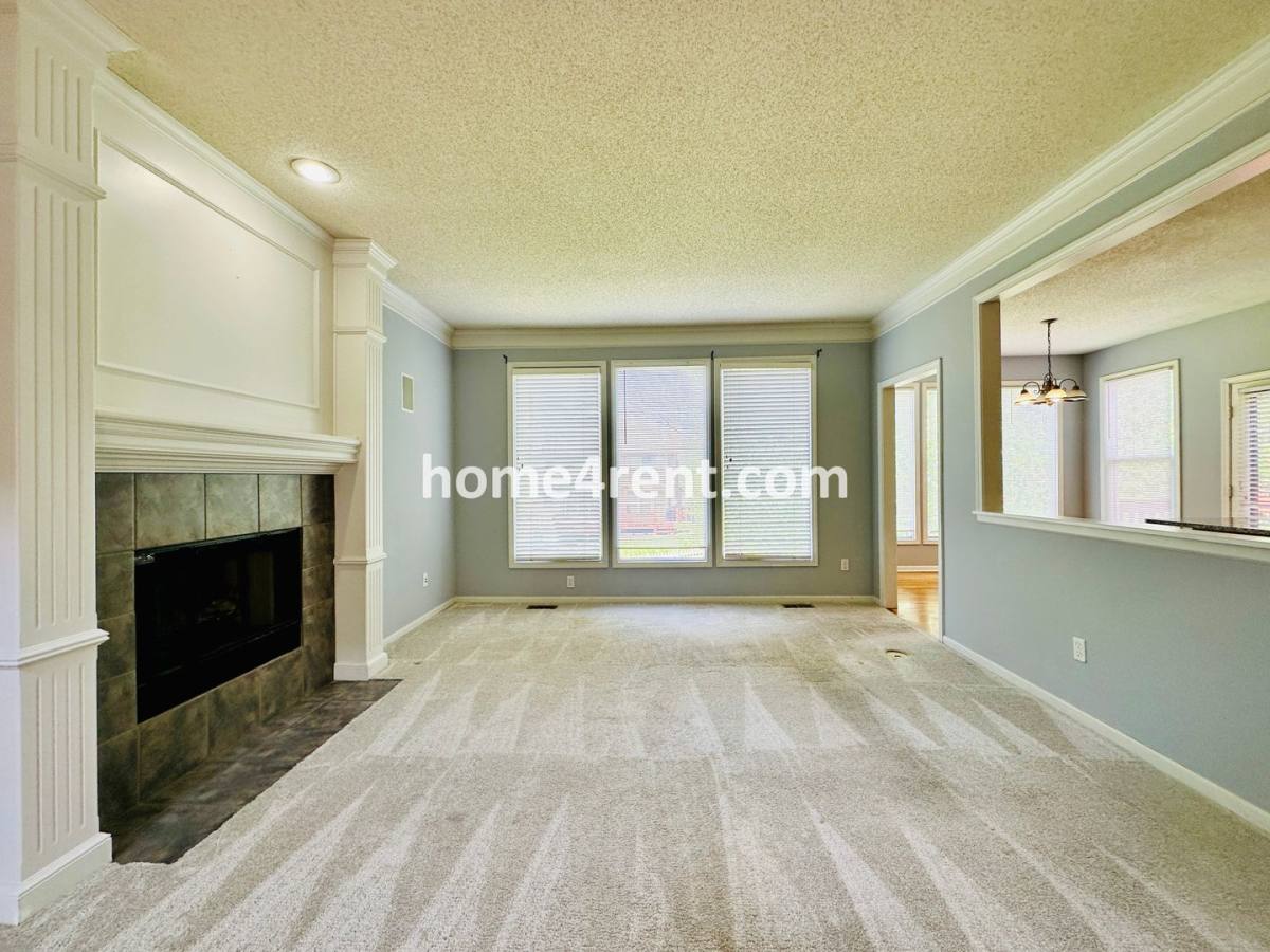 House for rent at 8102 W 144th Place, Overland Park, KS 66223
