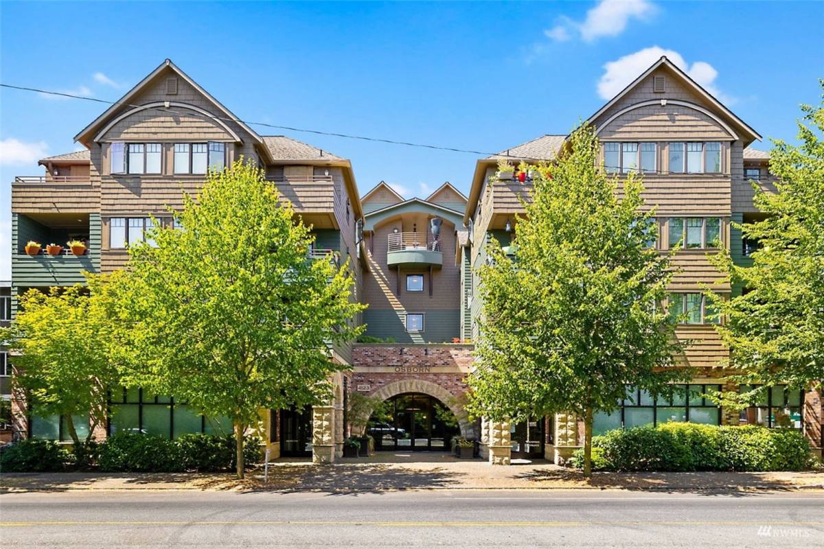 Condo for rent at 4123 California Ave SW #201, Seattle, WA 98116