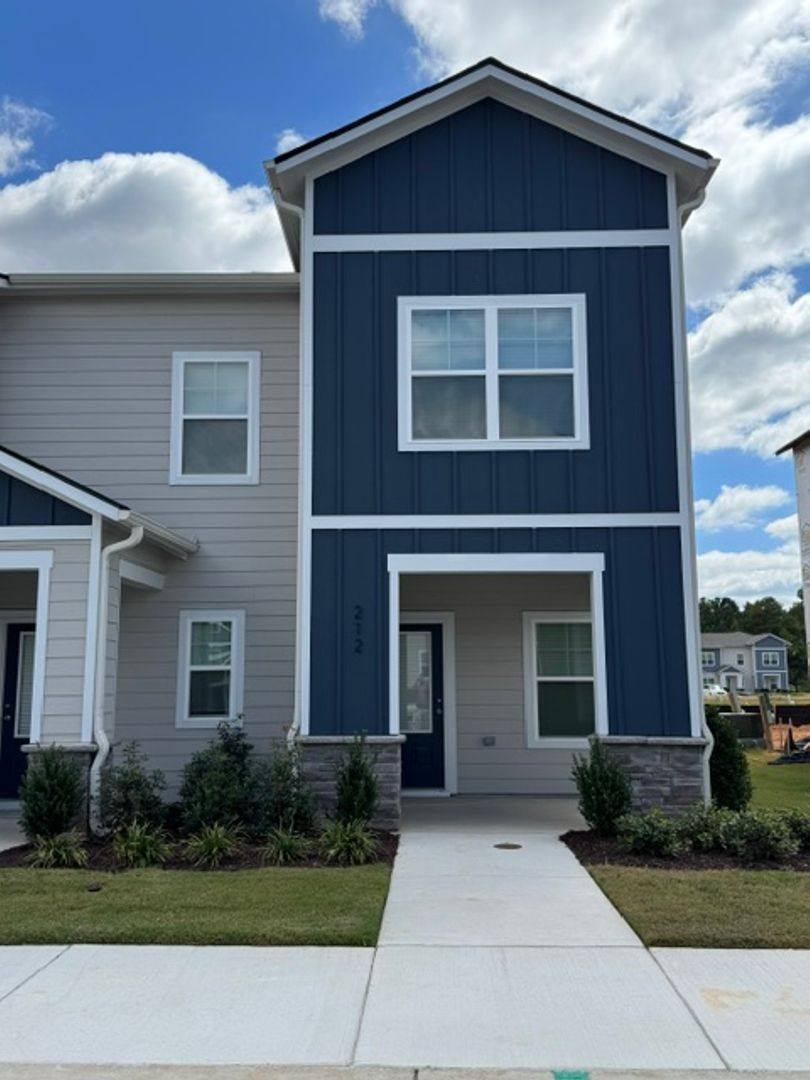 Townhouse for rent at 212 Rooker Dr, Lagrange, GA 30241