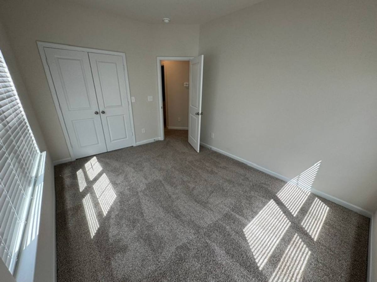 Townhouse for rent at 212 Rooker Dr, Lagrange, GA 30241