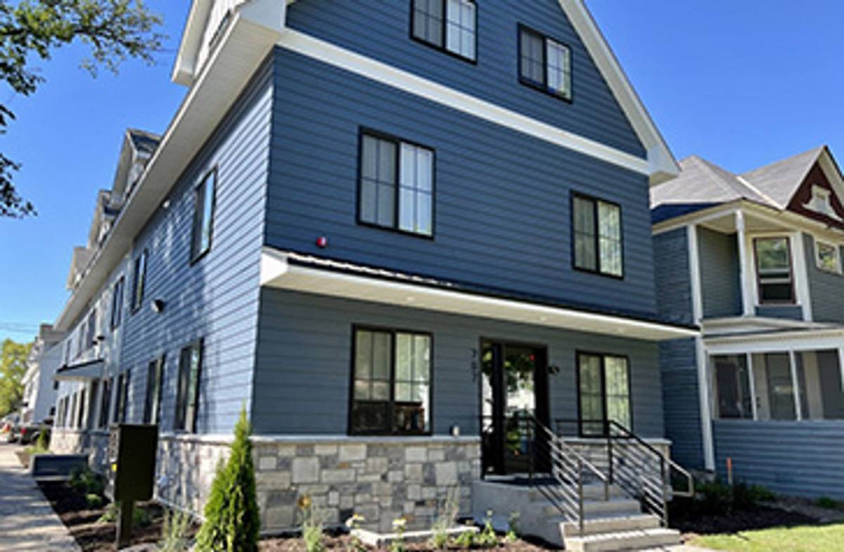 Townhouse for rent at 707 13th Ave SE, Minneapolis, MN 55414