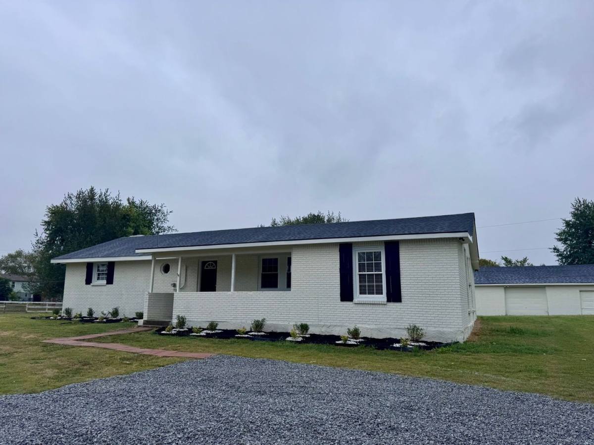 House for rent at 3375 Pembroke Rd, Clarksville, TN 37042