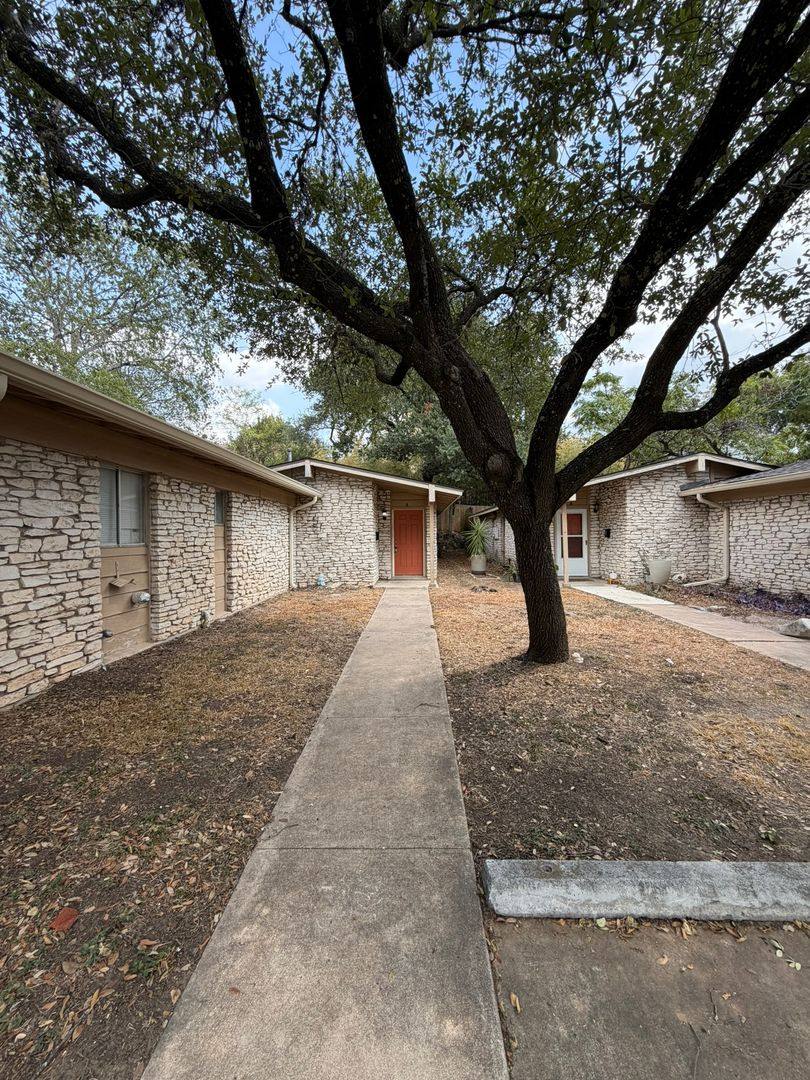 Apartment for rent at 2107 Alta Vista Ave, Austin, TX 78704