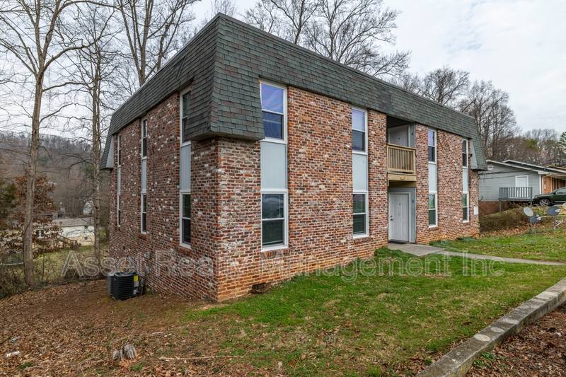 Apartment for rent at 2817 Colt Dr #3, Knoxville, TN 37918
