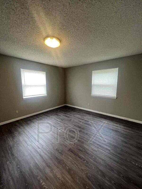 Apartment for rent at 2027-2037 S River St #4 2037, Carthage, MO 64836