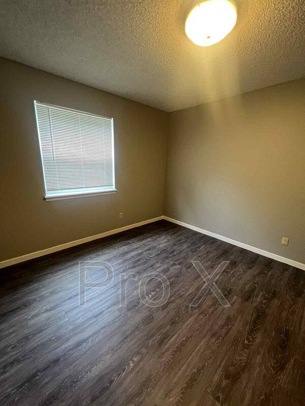 Apartment for rent at 2027-2037 S River St #4 2037, Carthage, MO 64836