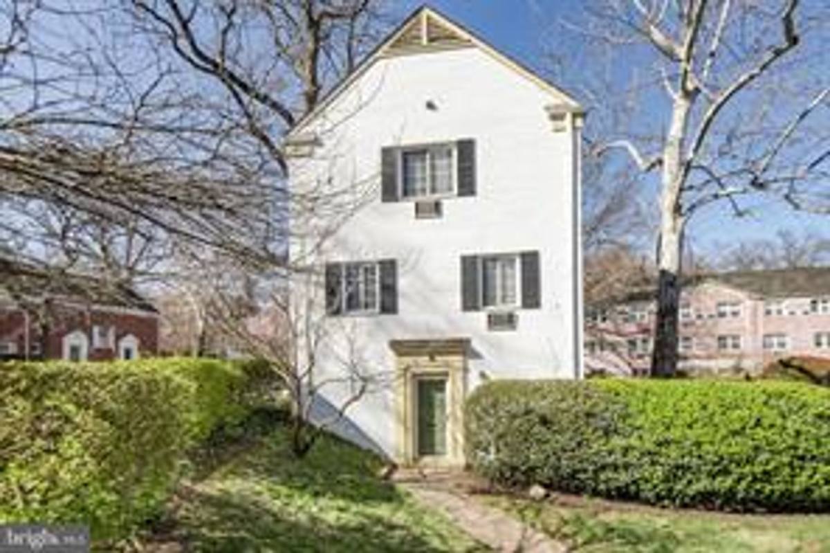 Condo for rent at 3313 Coryell Lane, Alexandria, VA 22302