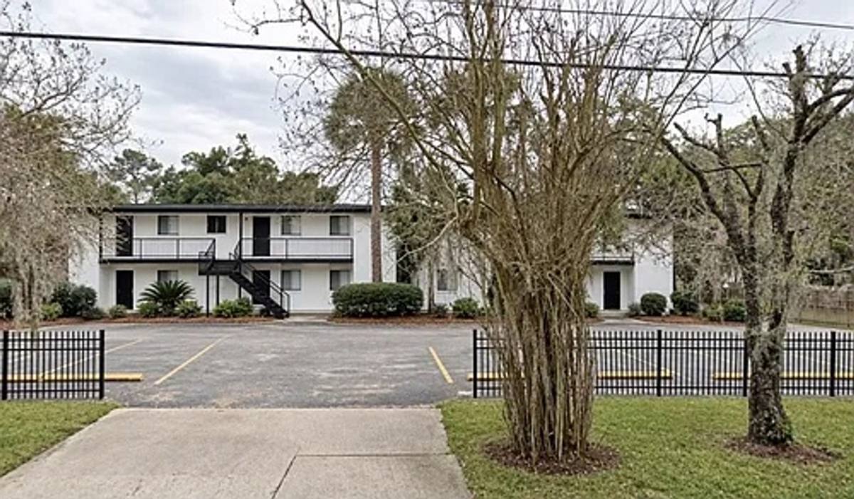 Apartment for rent at 201 W Mary St, Valdosta, GA 31601