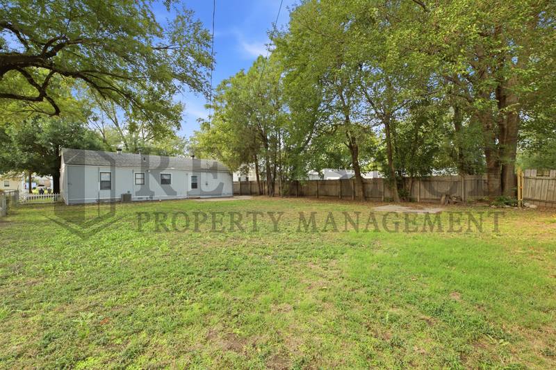 House for rent at 1126 Crowley St E, Wichita, KS 67216