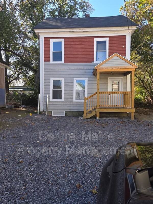 Townhouse for rent at 80 Gage St, Augusta, ME 04330