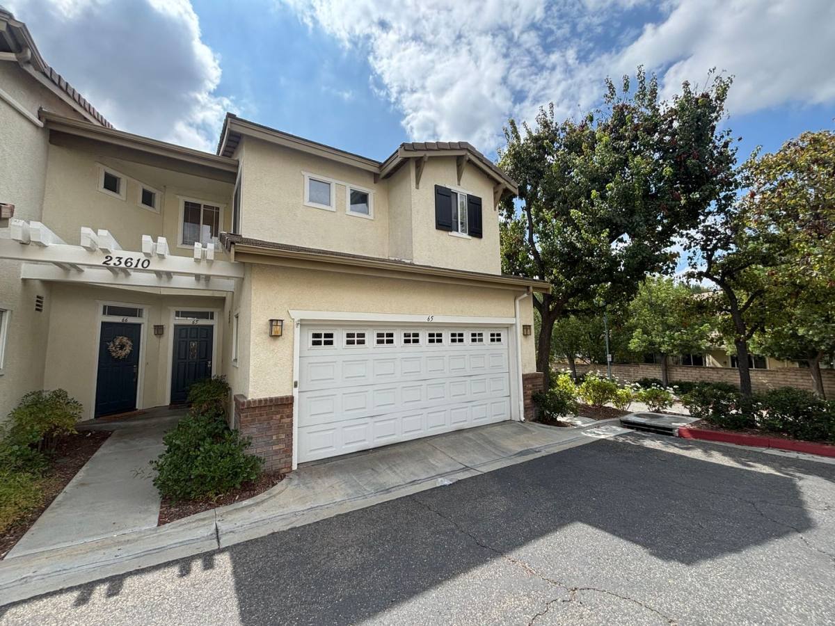 Townhouse for rent at 23610 Muir Trail, Valencia, CA 91354
