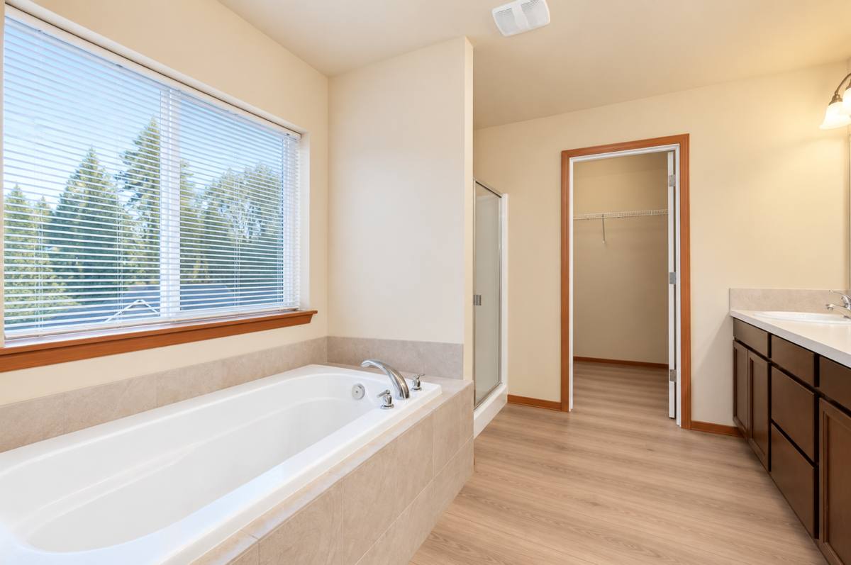 House for rent at 5004 Onalaska Loop SE, Port Orchard, WA 98367