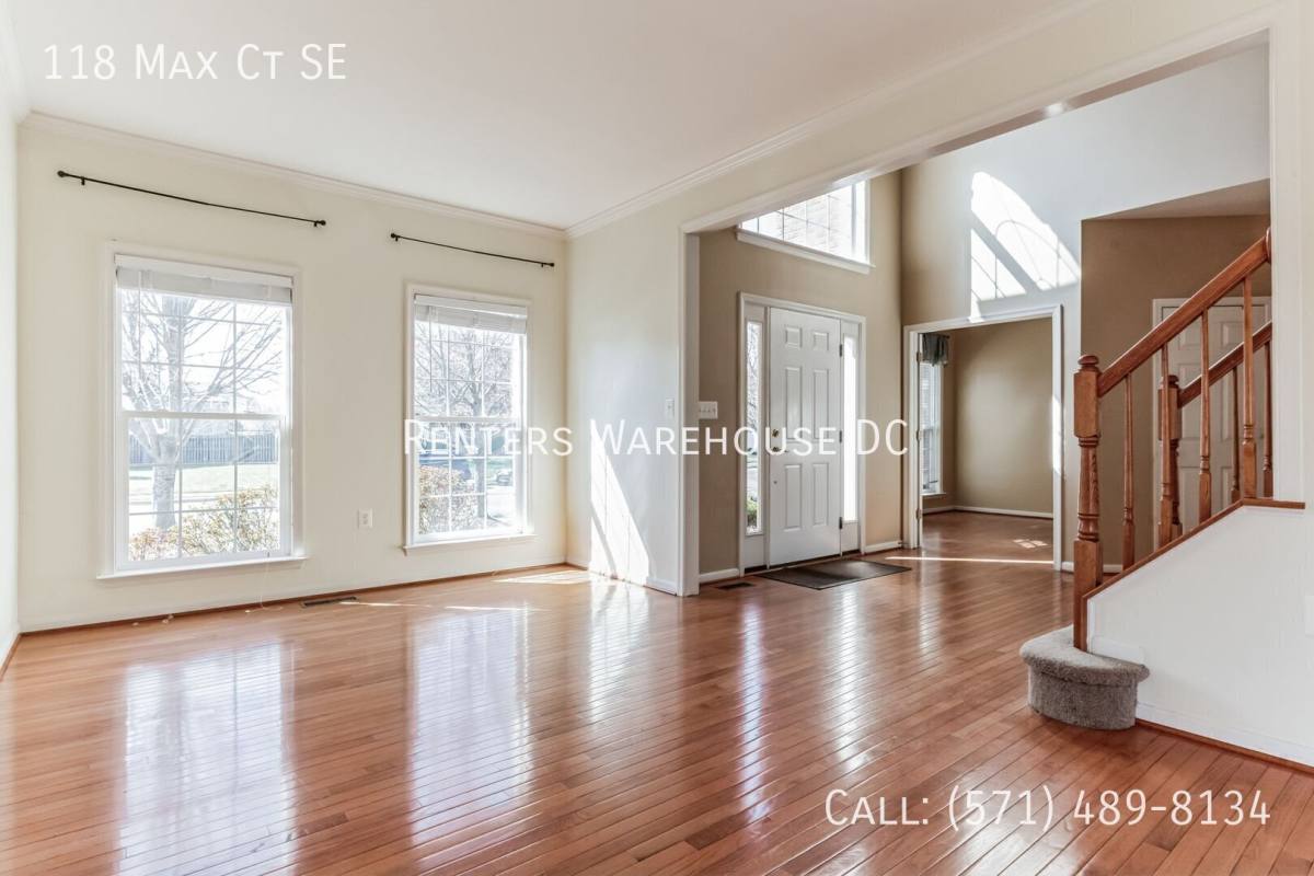 House for rent at 118 Max Court SE, Leesburg, VA 20175