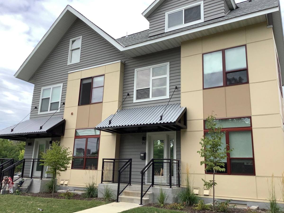 Townhouse for rent at The Burrow, 923 6th St SE, Minneapolis, MN 55414