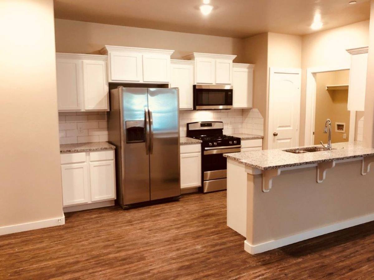 House for rent at 5204 Oakwood Villas Court, Bethany, OK 73008