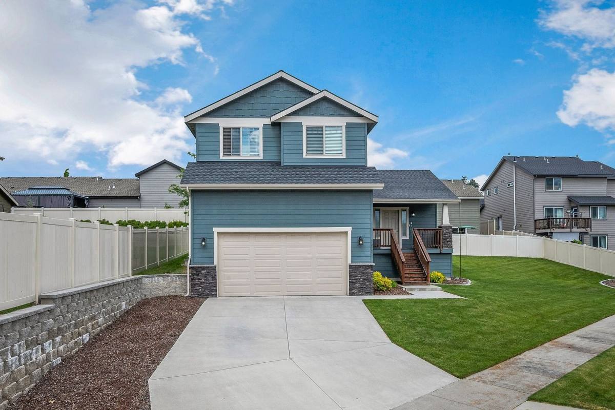 House for rent at 3075 N Belmont Rd, Coeur d'Alene, ID 83815