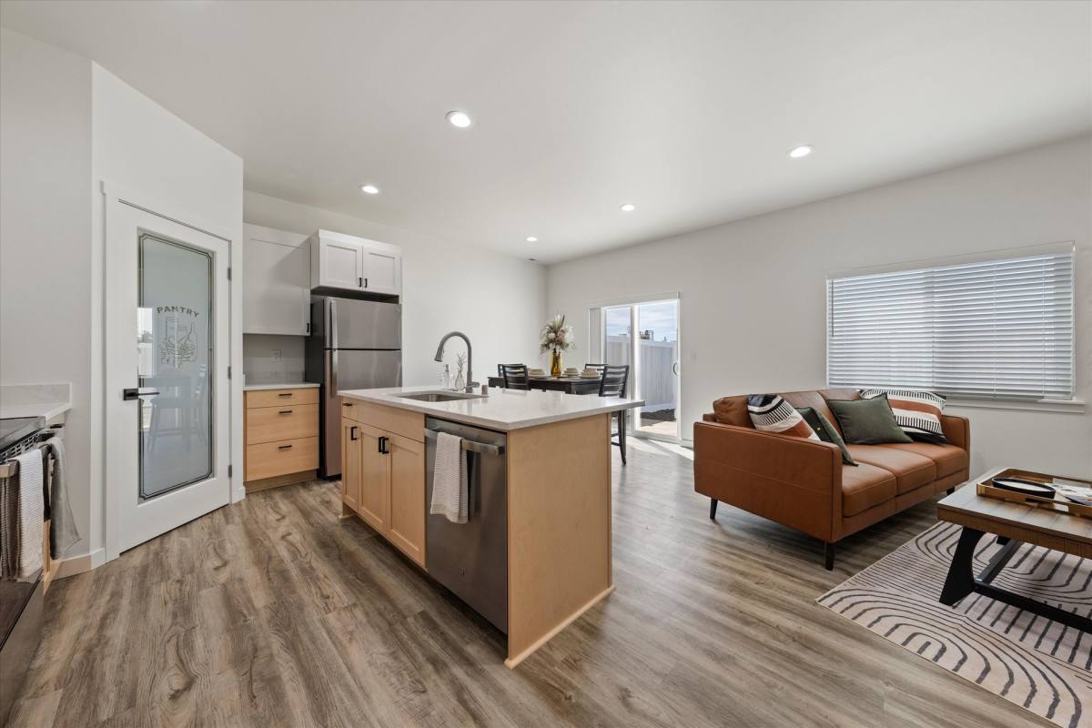 Townhouse for rent at 638 G St NE, Quincy, WA 98848