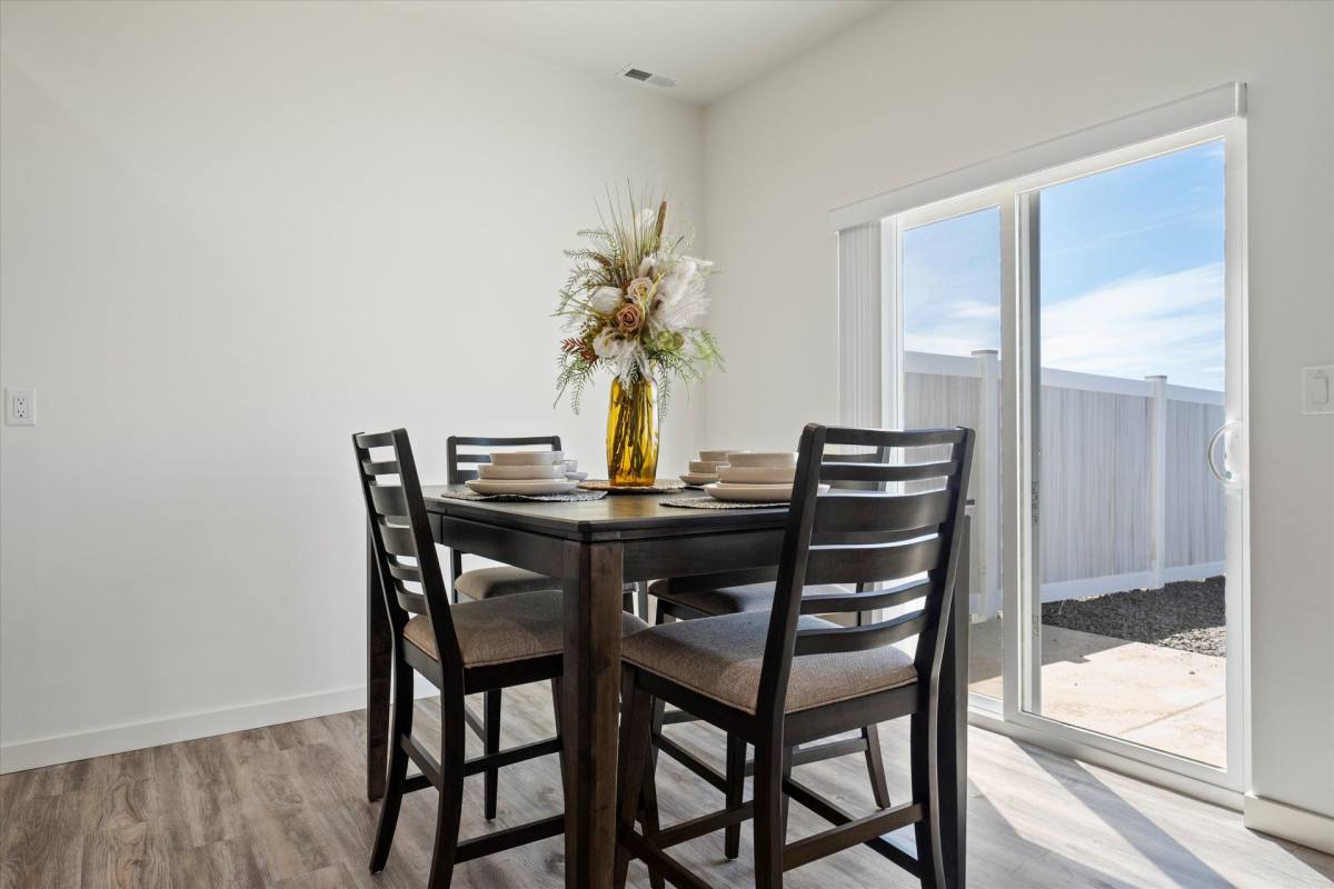 Townhouse for rent at 638 G St NE, Quincy, WA 98848
