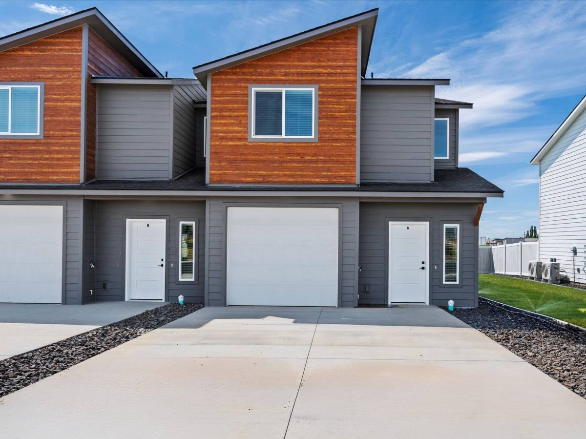 Townhouse for rent at 638 G St NE, Quincy, WA 98848