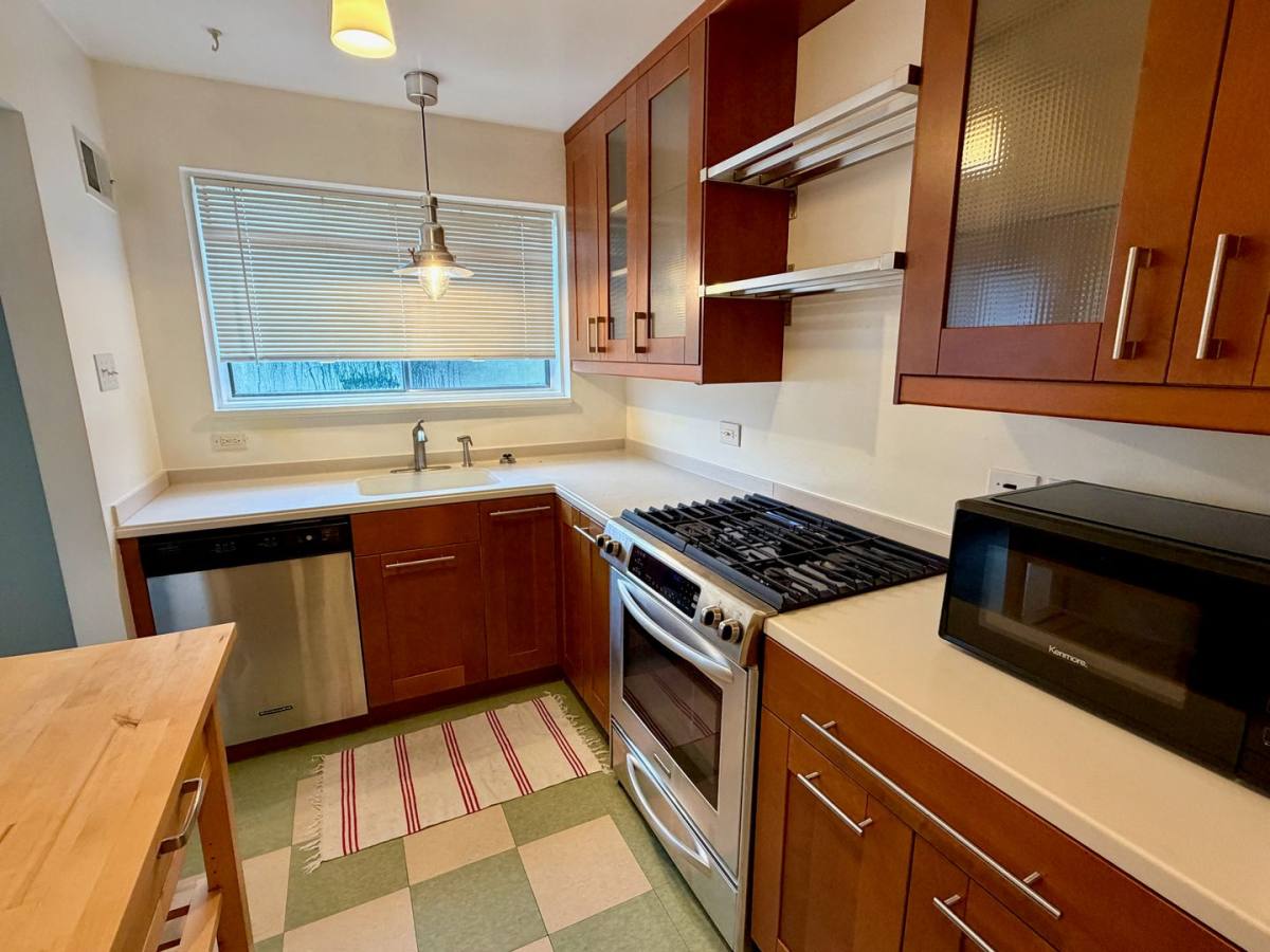 Apartment for rent at 10506 Weymouth St #204, Bethesda, MD 20814