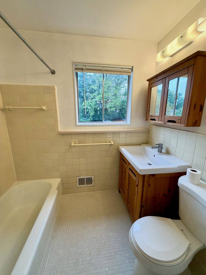 Apartment for rent at 10506 Weymouth St #204, Bethesda, MD 20814