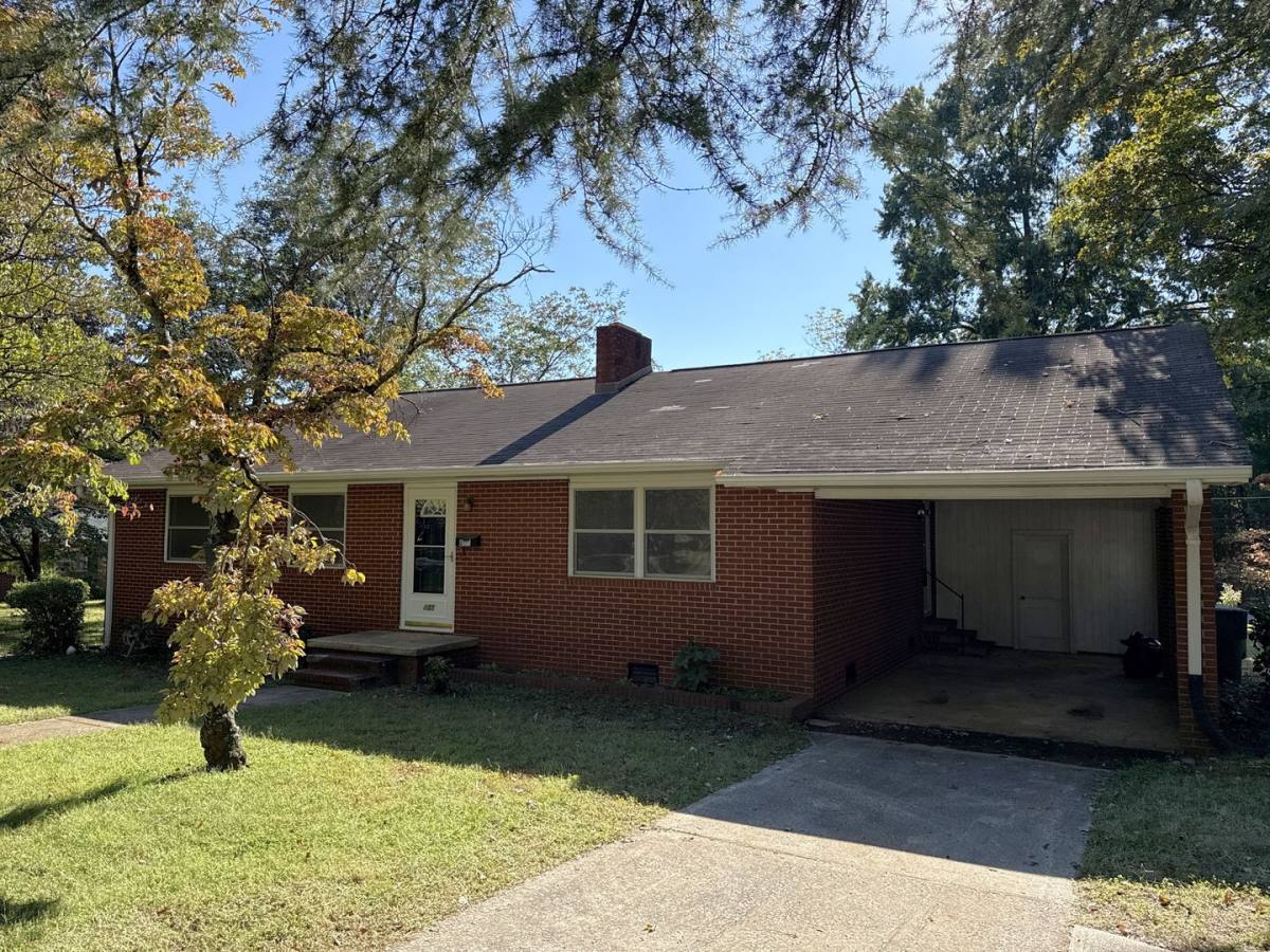 House for rent at 805 E Iredell Ave, Mooresville, NC 28115